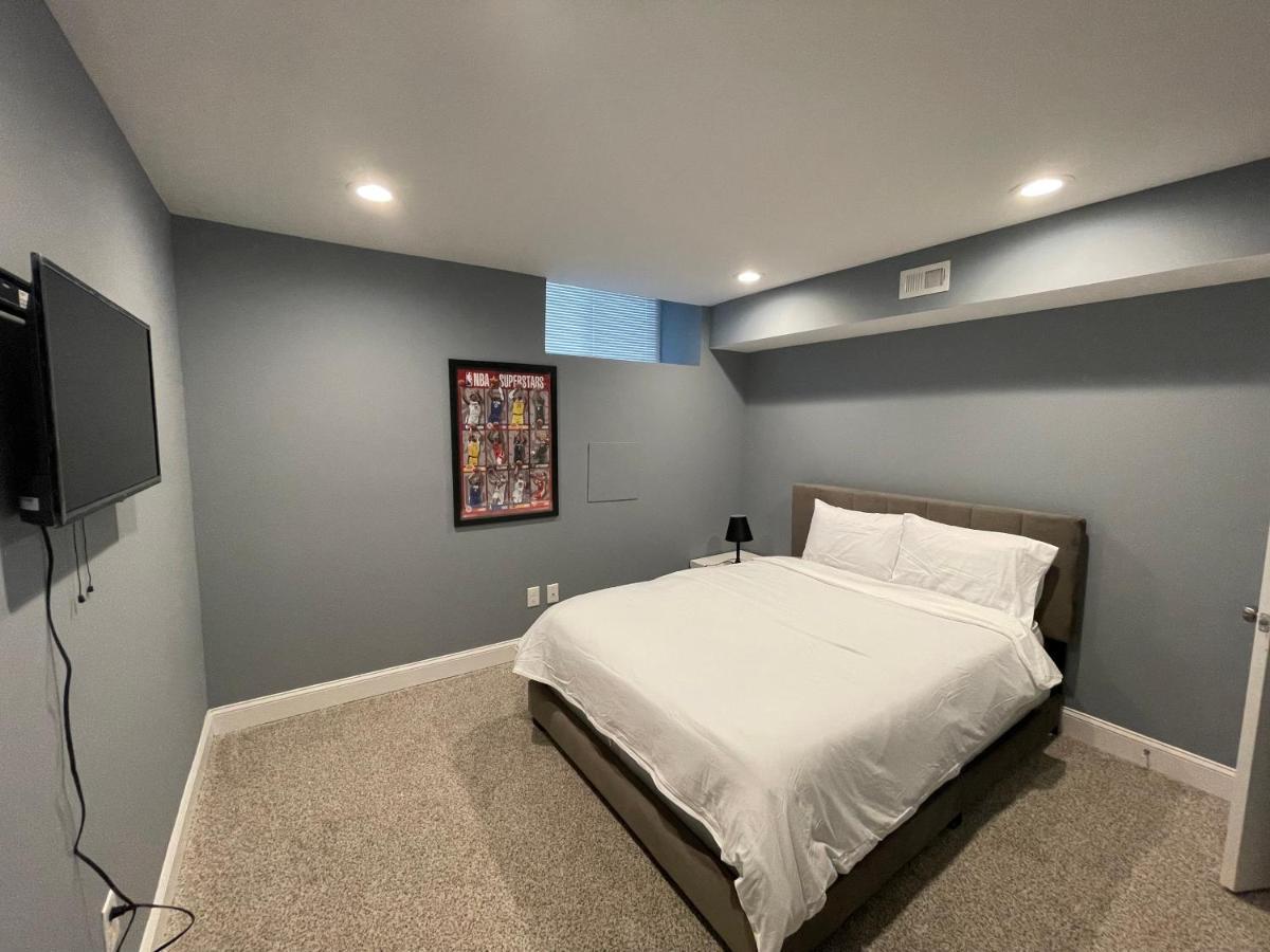 The Blue House! Modern+ Rooftop Deck+ Parking Baltimore Eksteriør bilde